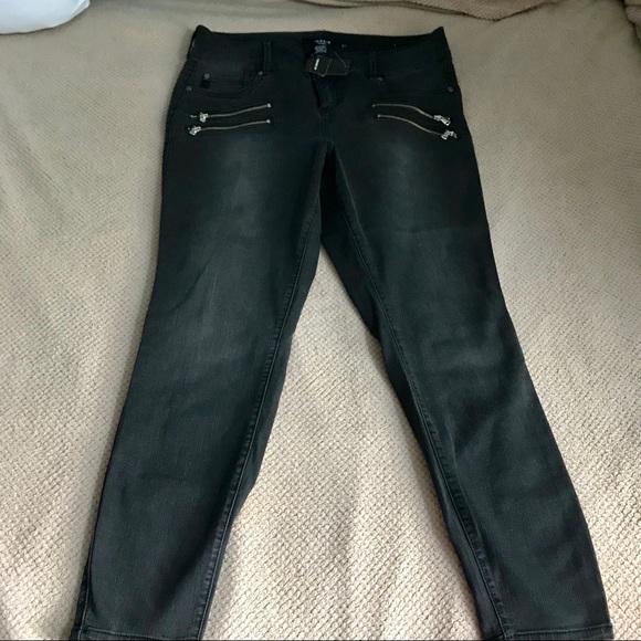 torrid Denim - NWT Torrid Black Jegging